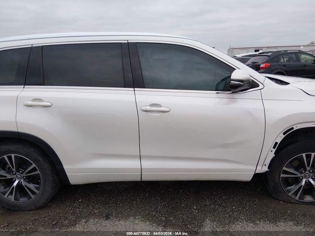 2016 Toyota Highlander Xle V6 მანქანა იყიდება აუქციონზე, vin: 5TDJKRFH7GS332783, აუქციონის ნომერი: 44775932