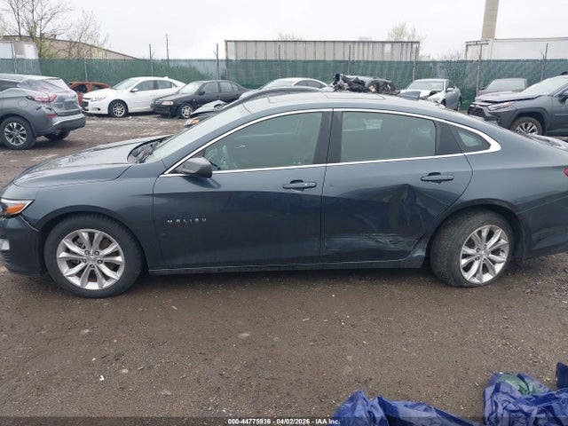 1G1ZD5ST7MF002159 Chevrolet Malibu Fwd Lt