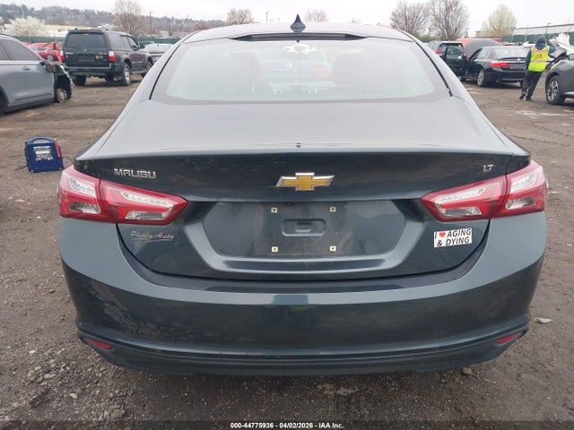 1G1ZD5ST7MF002159 Chevrolet Malibu Fwd Lt