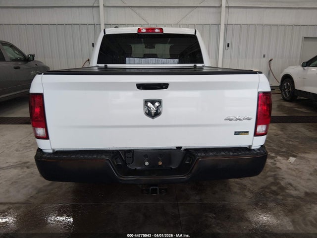 1C6RR7KG4HS766093 RAM 1500 Tradesman 4x4 5&#039;7 Box
