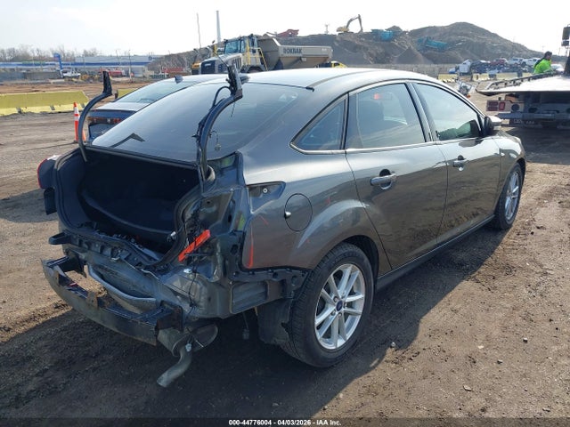 44776004 :رقم المزاد ، 1FADP3F2XFL213672 vin ، 2015 Ford Focus Se مزاد بيع