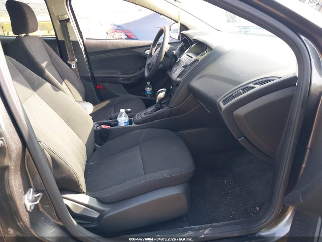 44776004 :رقم المزاد ، 1FADP3F2XFL213672 vin ، 2015 Ford Focus Se مزاد بيع