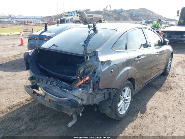 44776004 :رقم المزاد ، 1FADP3F2XFL213672 vin ، 2015 Ford Focus Se مزاد بيع