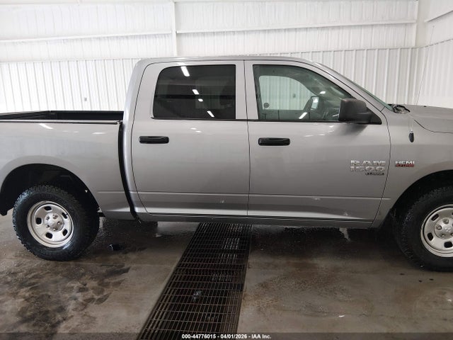 3C6RR7KT1LG253798 RAM 1500 Classic Tradesman 4x4 5&#039;7 Box
