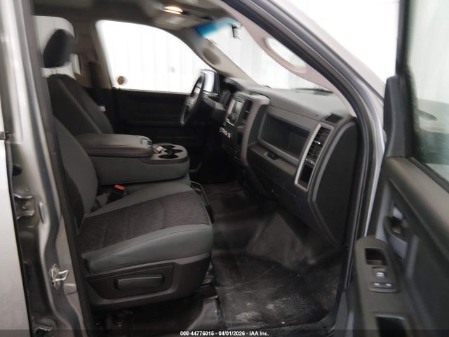3C6RR7KT1LG253798 RAM 1500 Classic Tradesman 4x4 5&#039;7 Box