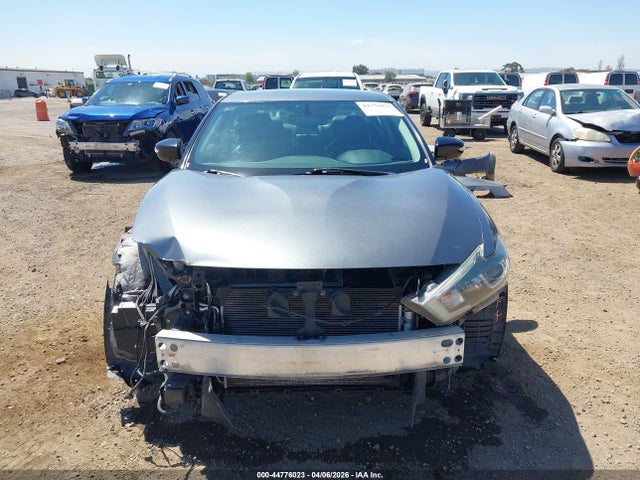 1N4AA6AP8JC378265 Nissan Maxima 3.5 Sv
