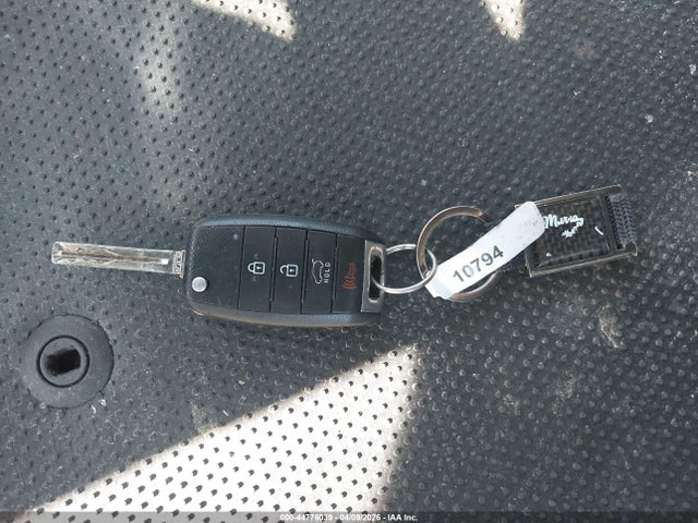 Продажа на аукционе авто 2017 Kia Soul +, vin: KNDJP3A52H7442261, номер лота: 44776039