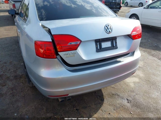 Продаж на аукціоні авто 2014 Volkswagen Jetta 2.0l S, vin: 3VW2K7AJ8EM428306, номер лоту: 44776045