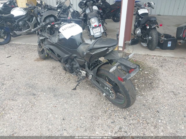 2025 Kawasaki Ex650 R მანქანა იყიდება აუქციონზე, vin: ML5EXER1XSDAE1766, აუქციონის ნომერი: 44776082