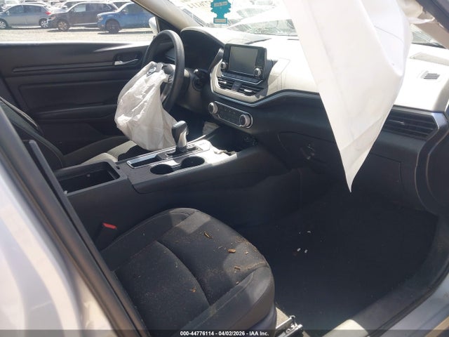 44776114 :رقم المزاد ، 1N4BL4BV5MN394304 vin ، 2021 Nissan Altima S Fwd مزاد بيع