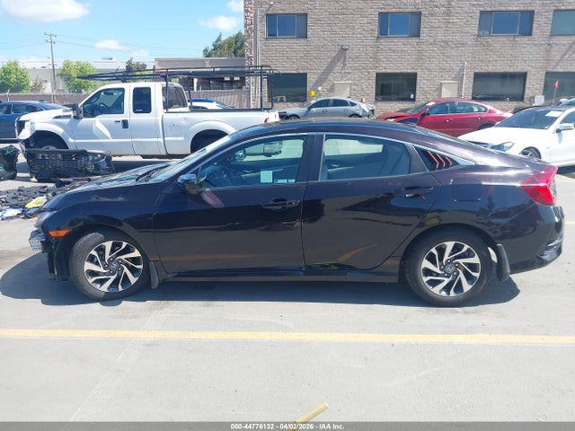 19XFC2F7XJE208218 Honda CIVIC EX