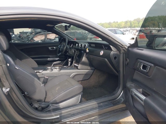 Продажа на аукционе авто 2016 Ford Mustang V6, vin: 1FA6P8AM1G5270881, номер лота: 44776136
