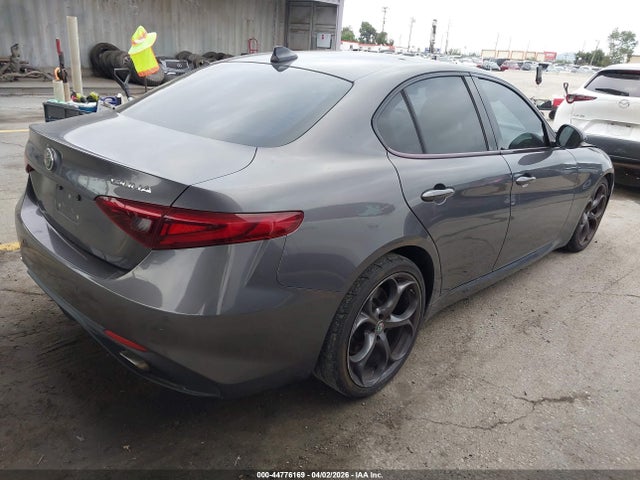 Alfa Romeo Giulia Ti Rwd 2017 ZARFAECN6H7557466 Image 4