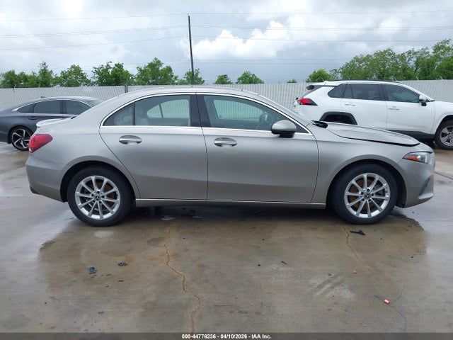 W1K3G4EB1MJ285954 Mercedes-Benz A 220