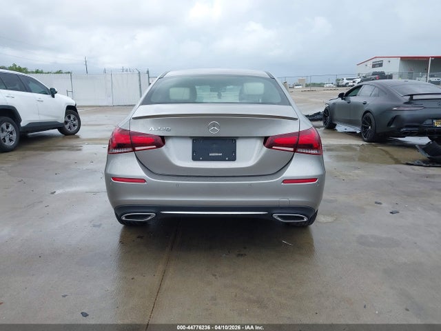 W1K3G4EB1MJ285954 Mercedes-Benz A 220