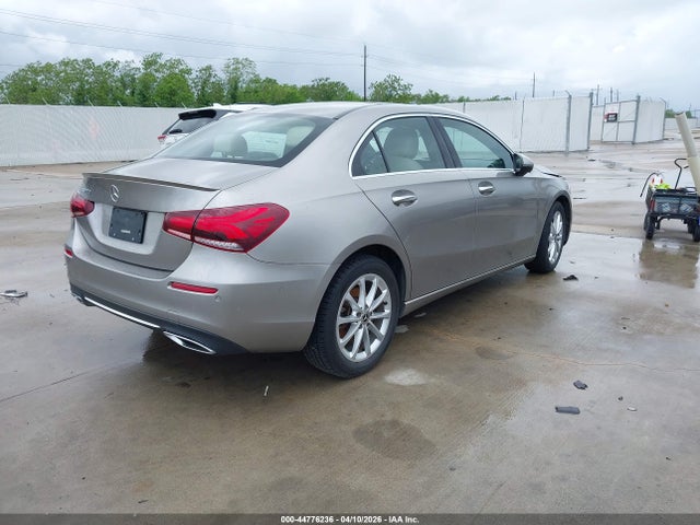 W1K3G4EB1MJ285954 Mercedes-Benz A 220