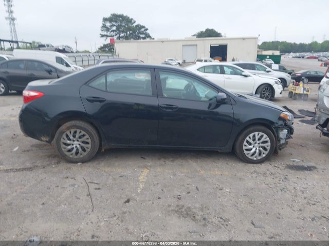 2017 Toyota Corolla Le მანქანა იყიდება აუქციონზე, vin: 2T1BURHE8HC779828, აუქციონის ნომერი: 44776298