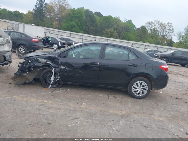 2017 Toyota Corolla Le მანქანა იყიდება აუქციონზე, vin: 2T1BURHE8HC779828, აუქციონის ნომერი: 44776298