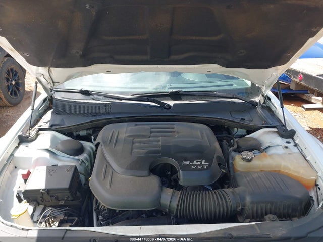 44776306 :رقم المزاد ، 2C3CCAEG3HH586494 vin ، 2017 Chrysler 300c مزاد بيع