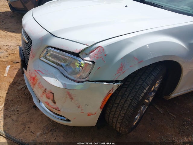 44776306 :رقم المزاد ، 2C3CCAEG3HH586494 vin ، 2017 Chrysler 300c مزاد بيع