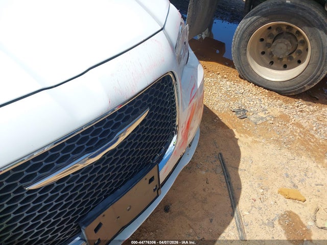 44776306 :رقم المزاد ، 2C3CCAEG3HH586494 vin ، 2017 Chrysler 300c مزاد بيع