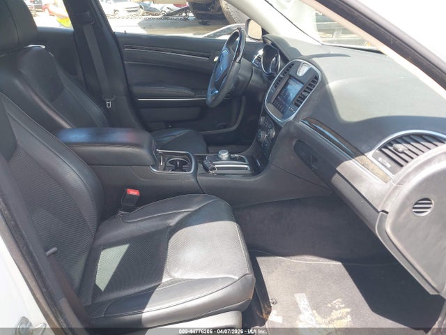 44776306 :رقم المزاد ، 2C3CCAEG3HH586494 vin ، 2017 Chrysler 300c مزاد بيع