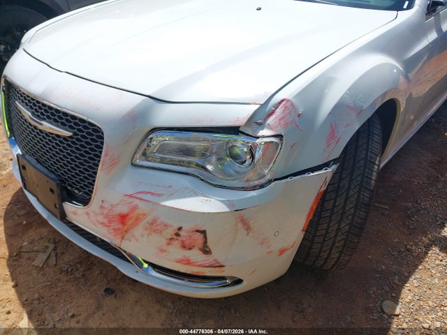 44776306 :رقم المزاد ، 2C3CCAEG3HH586494 vin ، 2017 Chrysler 300c مزاد بيع