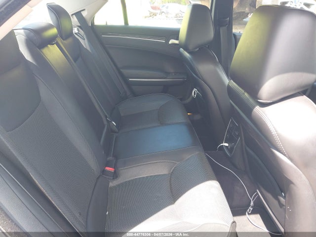 44776306 :رقم المزاد ، 2C3CCAEG3HH586494 vin ، 2017 Chrysler 300c مزاد بيع