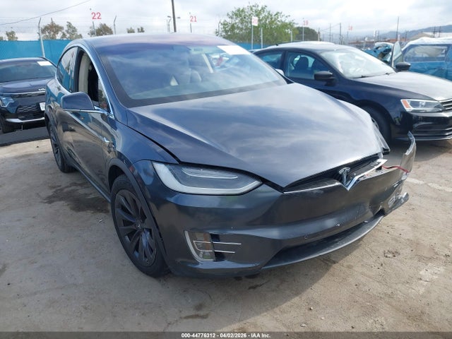 2018 TESLA MODEL X 5YJXCBE26JF140293