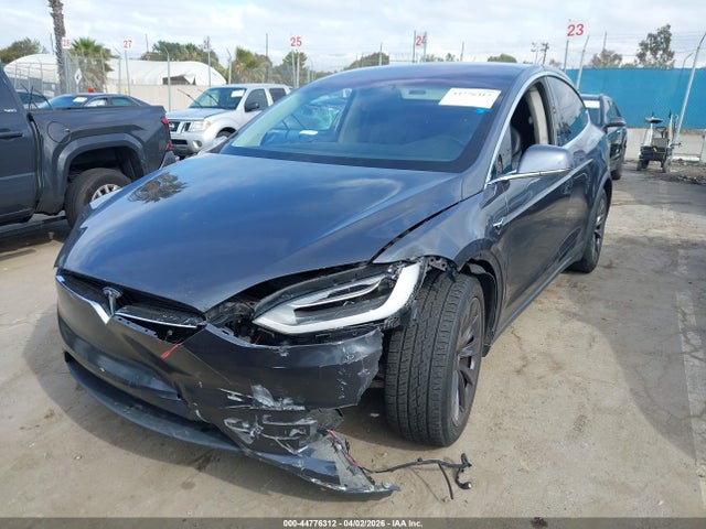 2018 TESLA MODEL X 5YJXCBE26JF140293 Photo 1