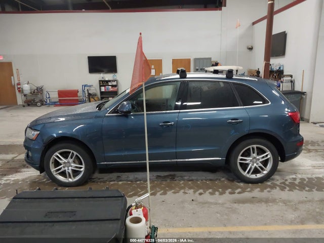 Audi Q5 2.0t Premium 2016 WA1L2AFP1GA105260 Image 14