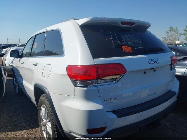 1C4RJFAG2HC782377 Jeep Grand Cherokee Laredo 4x4