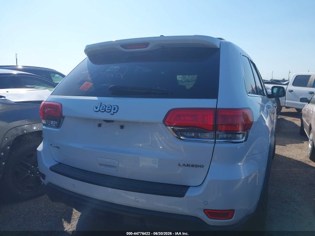1C4RJFAG2HC782377 Jeep Grand Cherokee Laredo 4x4