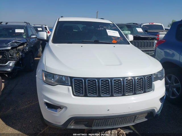 1C4RJFAG2HC782377 Jeep Grand Cherokee Laredo 4x4