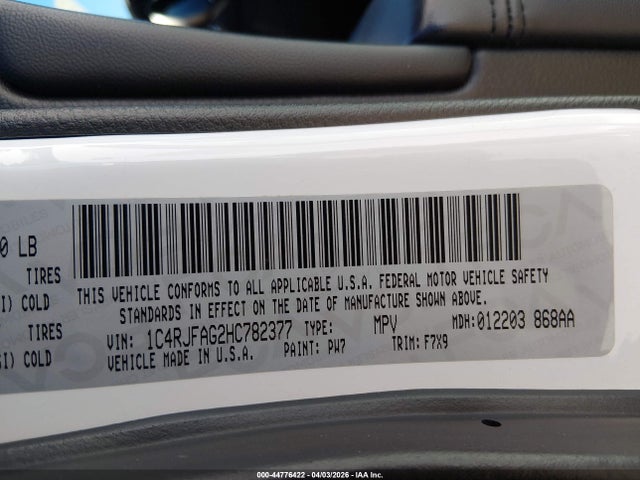 1C4RJFAG2HC782377 Jeep Grand Cherokee Laredo 4x4