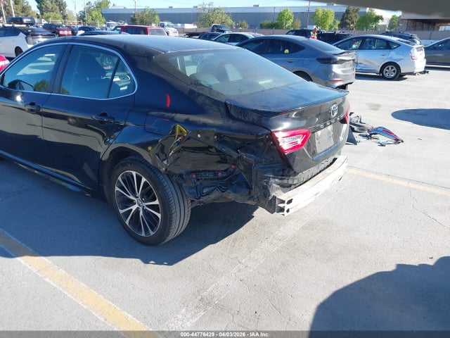 4T1B11HK1JU500949 Toyota CAMRY SE