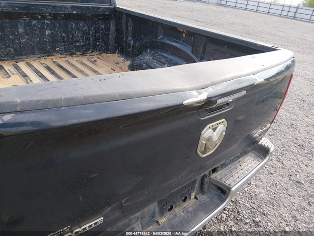 2019 Ram 1500 Laramie  4x4 6'4 Box მანქანა იყიდება აუქციონზე, vin: 1C6RRFRG9KN745312, აუქციონის ნომერი: 44776442