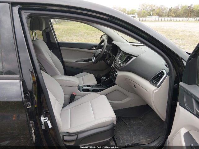 2018 HYUNDAI TUCSON KM8J23A4XJU660165 Photo 4