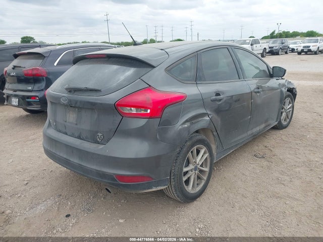1FADP3K28HL295555 Ford FOCUS SE