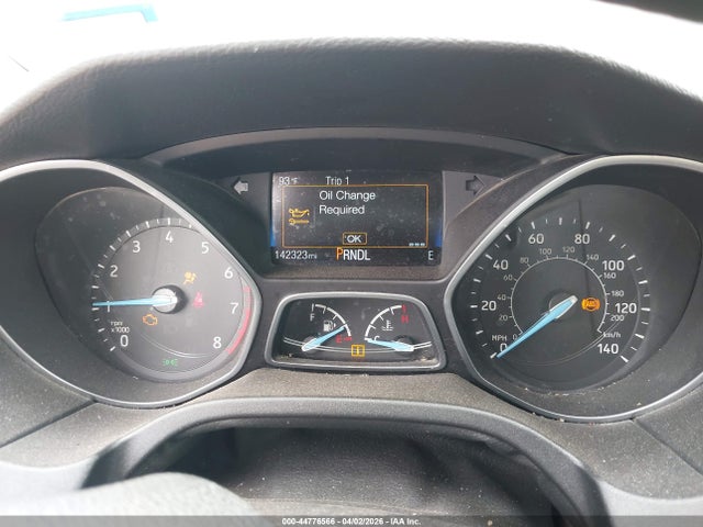 1FADP3K28HL295555 Ford FOCUS SE