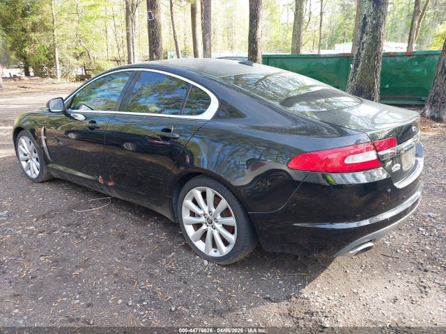 2011 JAGUAR XF SAJWA0GB1BLR91663 Photo 2
