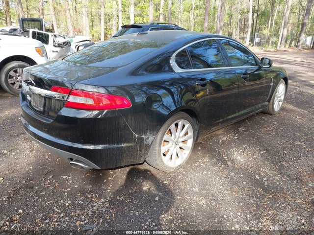 2011 JAGUAR XF SAJWA0GB1BLR91663 Photo 3