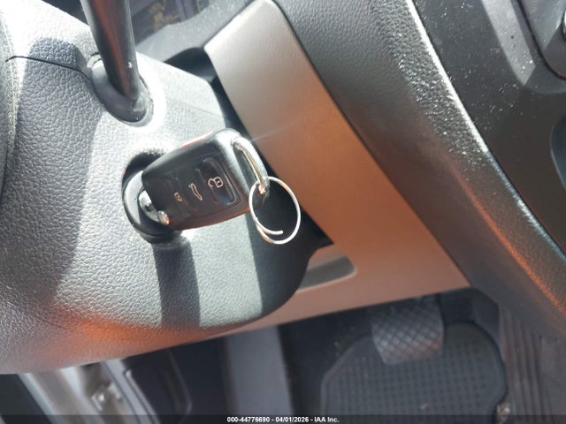 2013 Volkswagen Jetta 2.0l S მანქანა იყიდება აუქციონზე, vin: 3VW2K7AJ7DM318068, აუქციონის ნომერი: 44776690