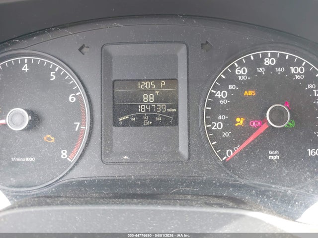 2013 Volkswagen Jetta 2.0l S მანქანა იყიდება აუქციონზე, vin: 3VW2K7AJ7DM318068, აუქციონის ნომერი: 44776690