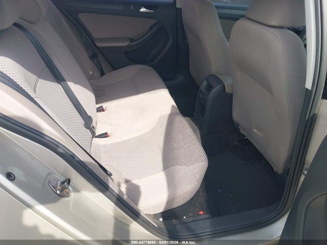 2013 Volkswagen Jetta 2.0l S მანქანა იყიდება აუქციონზე, vin: 3VW2K7AJ7DM318068, აუქციონის ნომერი: 44776690