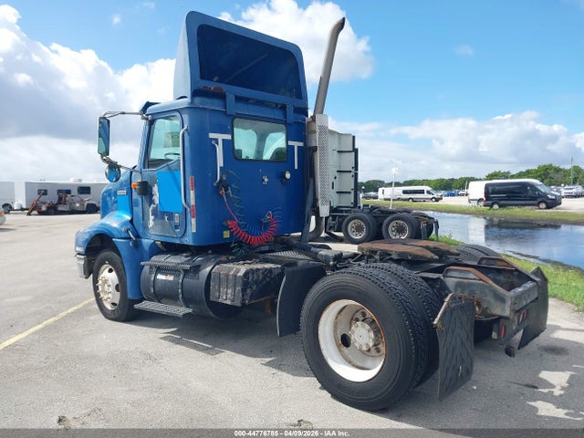 44776785 :رقم المزاد ، 2HSCAATN81C022708 vin ، 2001 International 9100 9100i مزاد بيع
