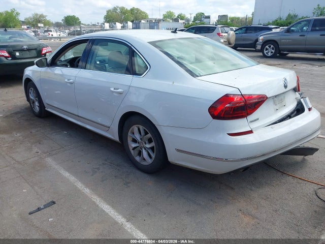 Продаж на аукціоні авто 2017 Volkswagen Passat 1.8t S, vin: 1VWAT7A34HC035418, номер лоту: 44776804