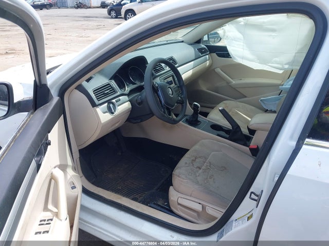 Продаж на аукціоні авто 2017 Volkswagen Passat 1.8t S, vin: 1VWAT7A34HC035418, номер лоту: 44776804