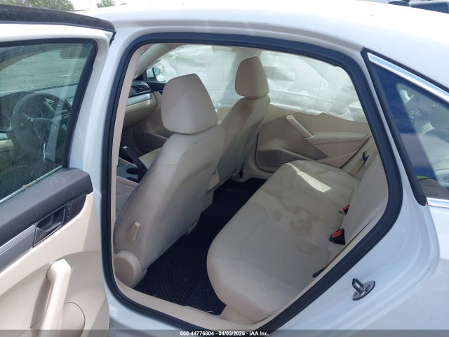 Продаж на аукціоні авто 2017 Volkswagen Passat 1.8t S, vin: 1VWAT7A34HC035418, номер лоту: 44776804