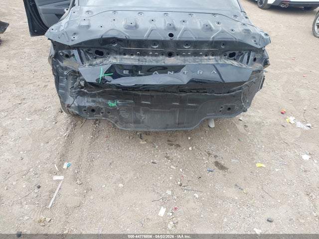 KMHLS4AG8PU611242 Hyundai ELANTRA SEL